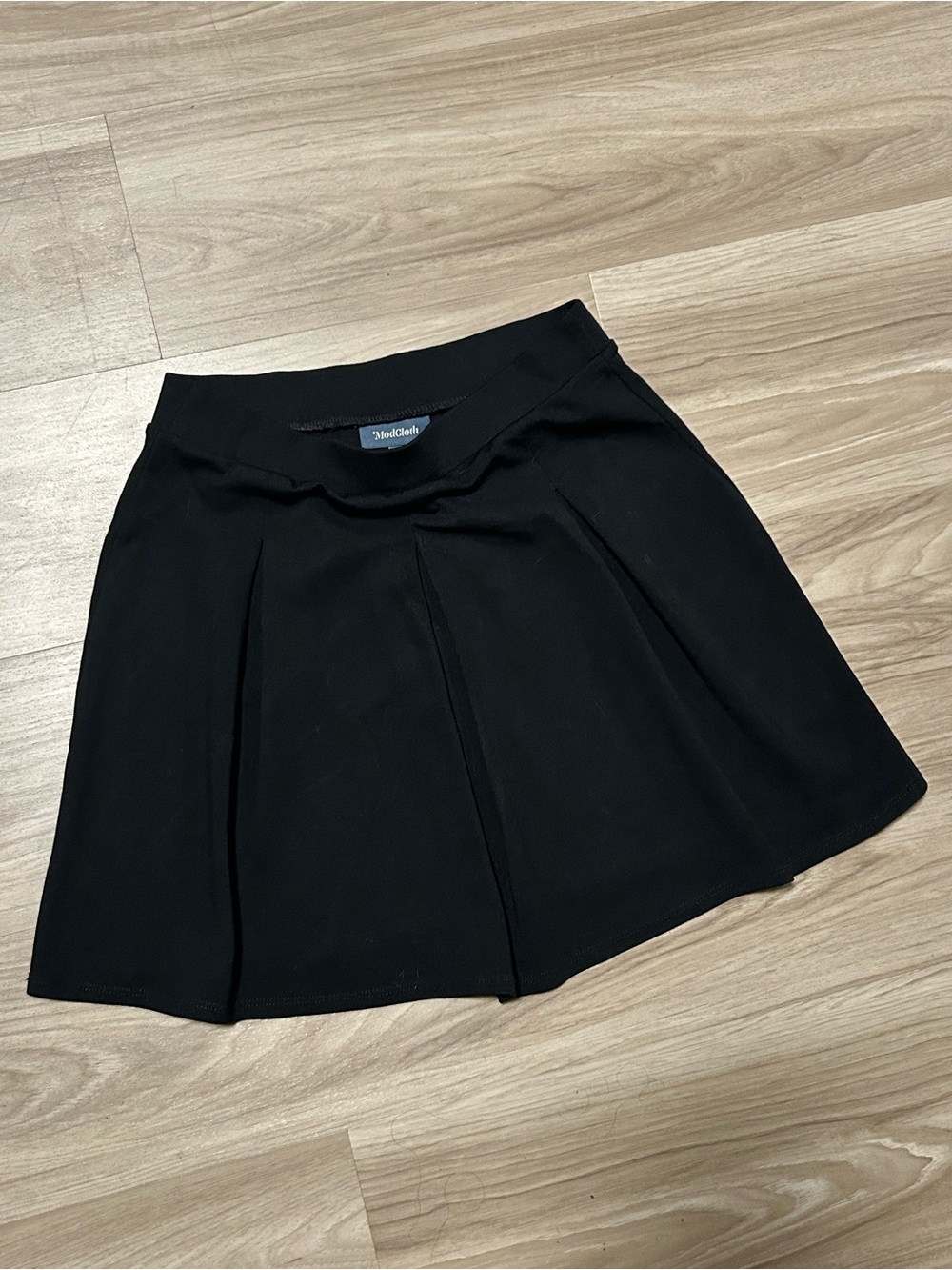 ModCloth Black High-Waist Pleated Skirt s